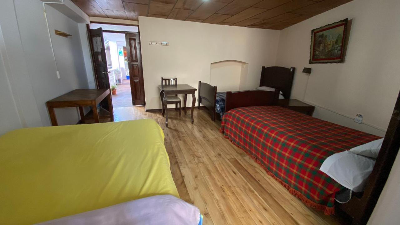קיטו Hostal La Guayunga Rooftop מראה חיצוני תמונה